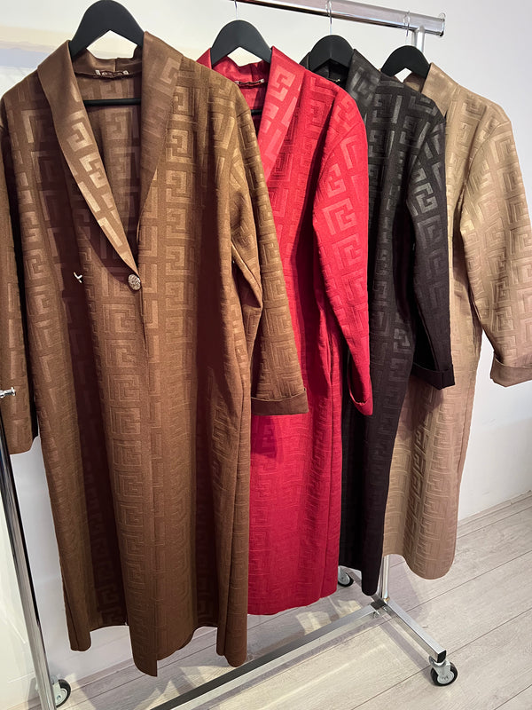 Luxurious cardigan with button detail