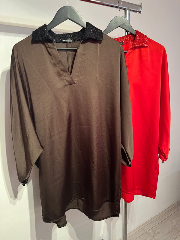 Blouse with Sparkling Neckline